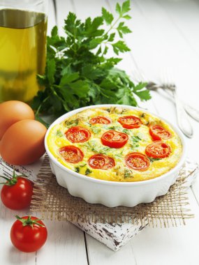 sebze ve peynir omlet. frittata 