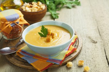 Kırmızı Mercimek Çorbası 