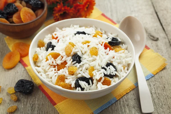 Arroz com frutos secos — Fotografia de Stock