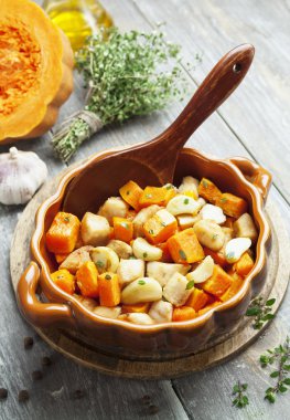 Kabak ile pişmiş tavuk