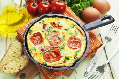 sebze ve peynir omlet. frittata 