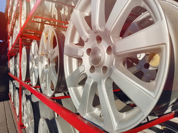 Used Rims Cars Row Second Hand Resale Copy Space Day — Stock Photo, Image