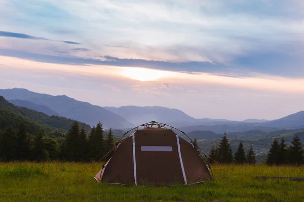 Brown Tent Quick Installation System Summer Day Mountains Forest Travel — Stockfoto