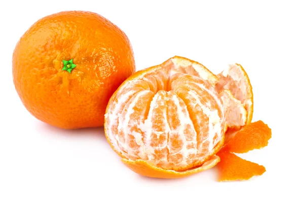 Mandarina fresca o mandarina, aislada sobre fondo blanco —  Fotos de Stock