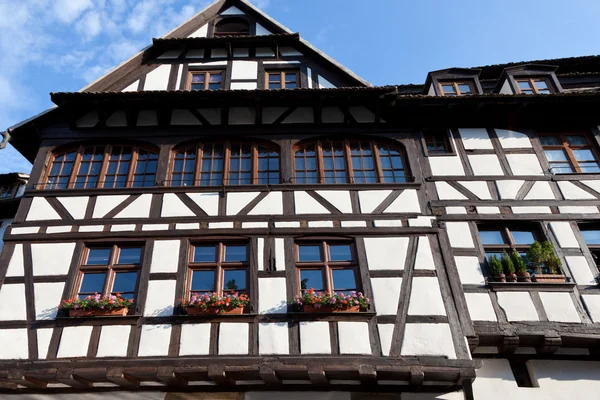 Старый дом в Страсбурге, Франция — стоковое фото