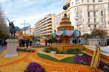 Menton, Fransa - 27 Şubat: limon Festivali (fete du citron) Fransız Rivierası.