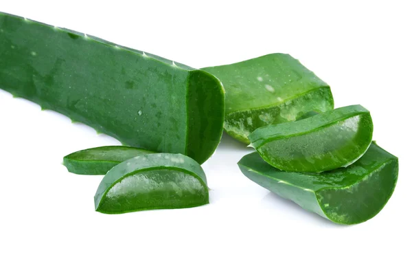 Aloe vera leaf and slices — Stock Photo, Image