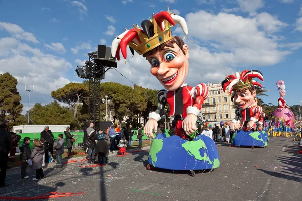 NICE, FRANCE - FEBRUARY 26: Carnival of Nice in French Riviera. This is the main winter event of the Riviera. The theme for 2013 was King of the five continents. Nice, France - Feb 26, 2013 — Stock Photo, Image