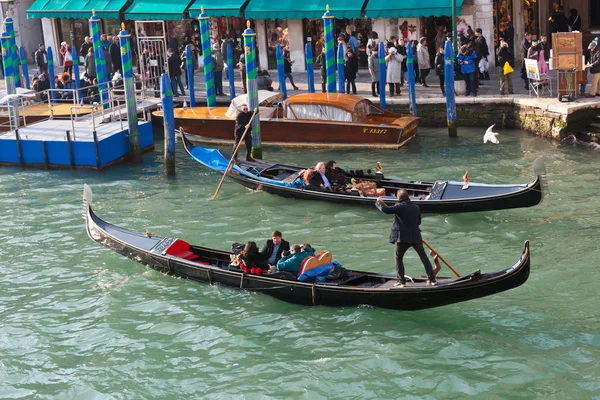 Góndolas en el Gran Canal, Venecia — Foto de Stock