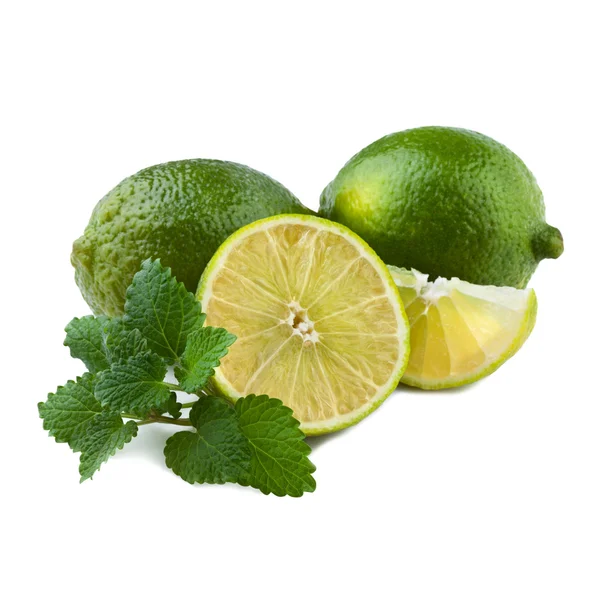 Limão fresco com folha de hortelã — Fotografia de Stock