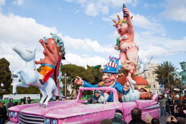 Nice, Fransa - 26 Şubat: carnival güzel Fransız riviera.the Tema 2013 yılında beş kıtada kralı yapıldı..