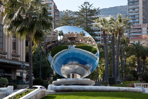 Reflection of Monte Carlo Casino in Mirror Fountain, Monaco — Stock Photo, Image