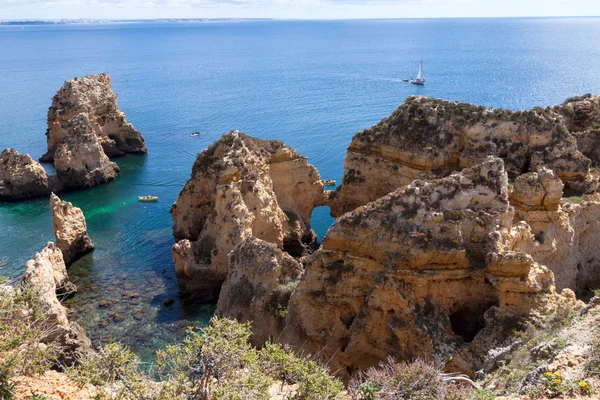 Algarve-kysten nær Lagos i Portugal – stockfoto