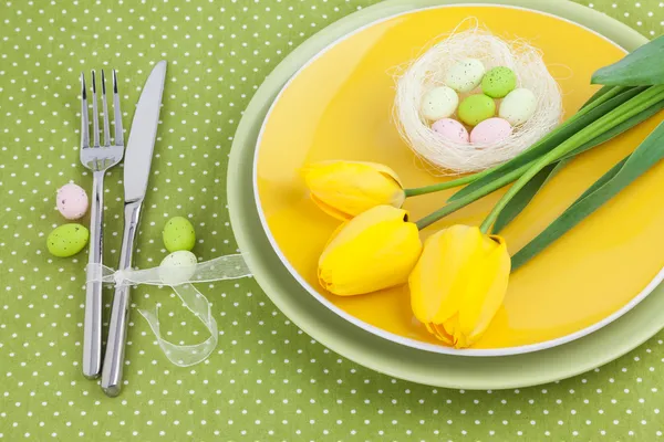 Easter Table Setting with Tulips and Eggs — Stock Photo, Image