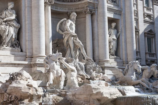 ROME - MAY 2009: Facade of Trevi Fountain largest Baroque fountain in the city and one of the most famous in the world. May 23, 2009. — Stock Photo, Image