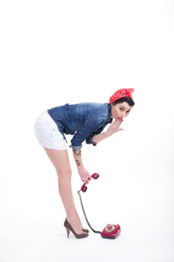 Telefonu olan kadın.