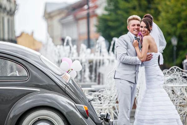 Gelin ve damat düğün gününde