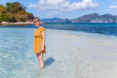 kadın mükemmel bir plaj