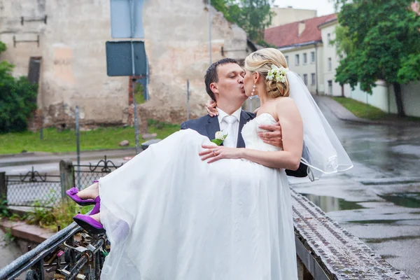 I will carry you my darling — Stock Photo, Image