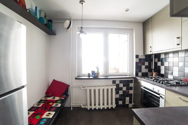 iç parlak, ama küçük mutfak