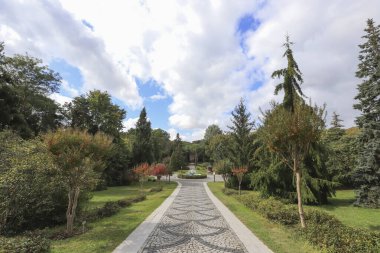 İstanbul - Türkiye Ağaç Bahçesi ya da Ağaç Bahçesi, ağaç ve çalılık gibi ağaçların yetiştirilmesine adanmış bir botanik bahçesi..