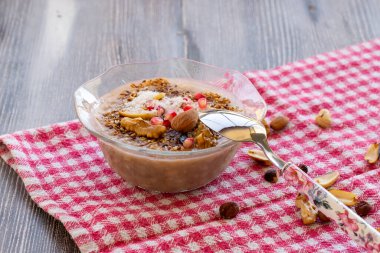 Geleneksel lezzetli Türk tatlıları; Ashura (Emin)