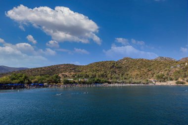 DATCA, MUGLA, TURKEY 02 Eyll 2021: Veri tabanı yakınlarındaki Hayitbuku körfezinden görüntü. Veri Türkiye 'nin güneybatısında bir liman kentidir. Ege Denizi 'ndeki dar Veri Yarımadası' nda yer alıyor.