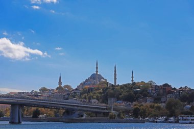 İstanbul - Türkiye 04 Ekim 2021 'de Fatih ilçesinde Süleyman camii manzarası