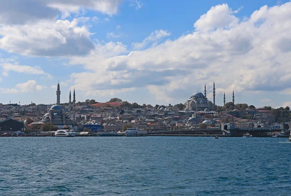 Istanbul Turkiet Oktober 2021 Utsikt Över Moskén Jeni Och Moskén — Stockfoto