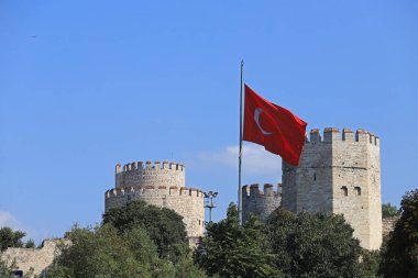 Merkezi Istanbul'da İmparator Theodosius eski kale duvarı kalıntıları. Türkiye