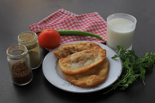 Mâncăruri Tradiționale Delicioase Turcești Carne Tocată Patiserie Sărată Nume Turcesc — Fotografie, imagine de stoc