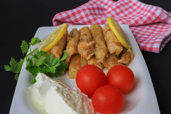 Lahana Sarma Traditionelles Türkisches Essen Ein Gekochtes Kohlblatt Das Mit — Stockfoto