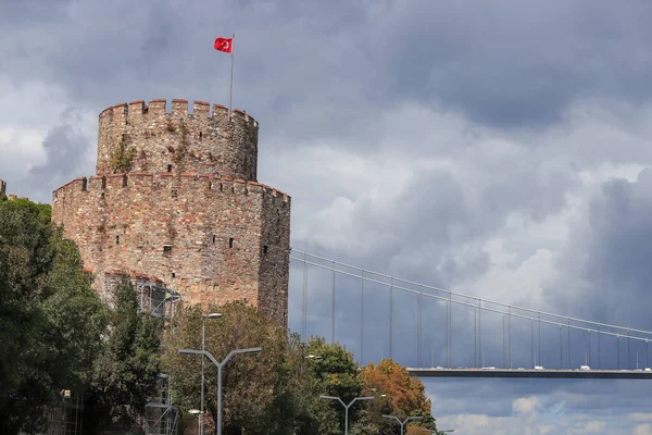 Ett Tornen Rumeli Fästning Med Utsikt Över Bosporen Sundet Istanbul — Stockfoto