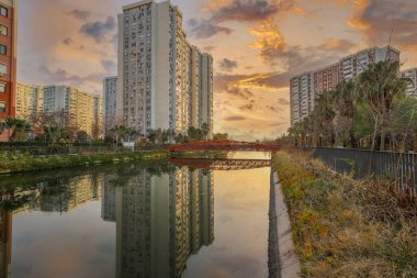 İzmir 'in Karsiyaka ilçesine bağlı Mavisehir ilçesi