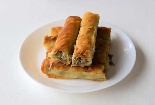 Kıyma Doldurma Plaka Puf Böreği Etli Rulo Pasta — Stok fotoğraf