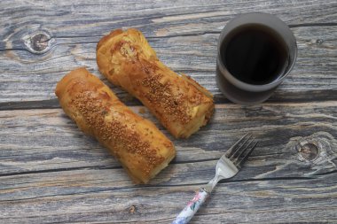 Baharatlı pastada kıyma. Kıymalı Bourek.