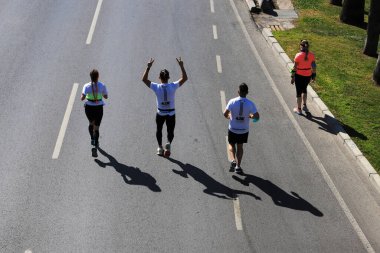 Altnyol - İzmir - Türkiye, 11 Nisan 2021, fotoğraf maratonu 45 km koşucuları.