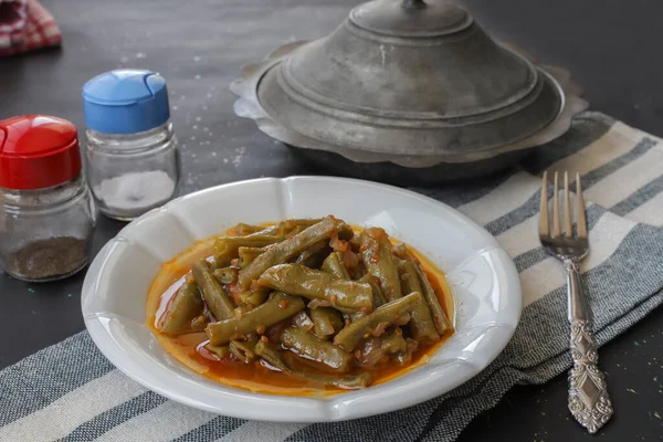 伝統的なおいしいトルコ料理 オリーブオイルと緑豆 Zeytinyagli Fasulye — ストック写真