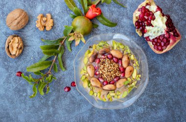 Geleneksel lezzetli Türk tatlıları; Ashura (Emin)