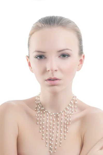Skönhet porträtt av flicka med halsband — Stockfoto