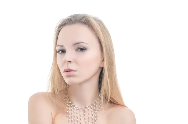 Skönhet porträtt av flicka med halsband — Stockfoto