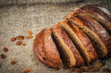 ekmek ve kuru üzüm ile natürmort