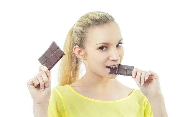 女孩吃巧克力 — 图库照片
