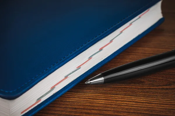 Pencil and notepad — Stock Photo, Image