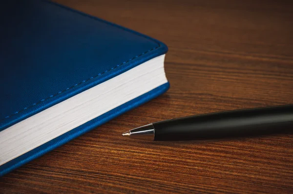 Pencil and notepad — Stock Photo, Image