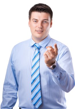 genç işadamı işareti gösterir