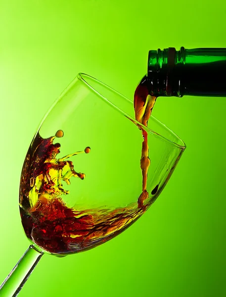 Fill a glass of wine — Stock Photo, Image