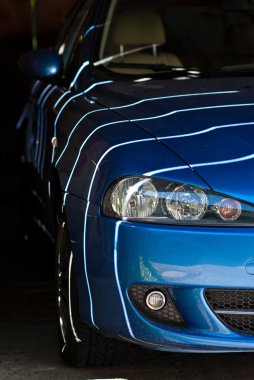 subaru çizgili arabadan