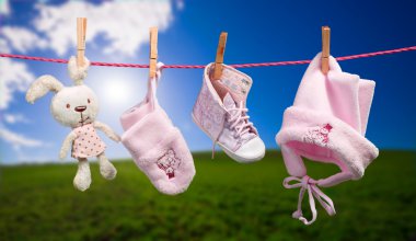 Açık clothesline bebek elbise