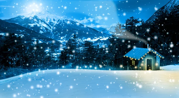 Small cozy Christmas cottage in the mountains — Stock Photo, Image